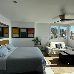 https://nuevo-apartamento-en-mlaga-el-candado.1costadelsol.com